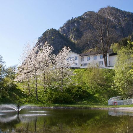 Nutheim Gjestgiveri Flatdal Exterior foto